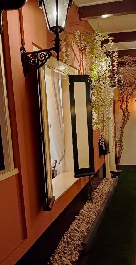 Number 8 Apartment เลเดน ภายนอก รูปภาพ
