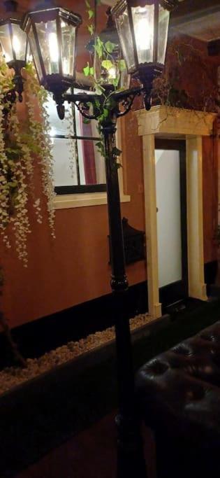 Number 8 Apartment เลเดน ภายนอก รูปภาพ