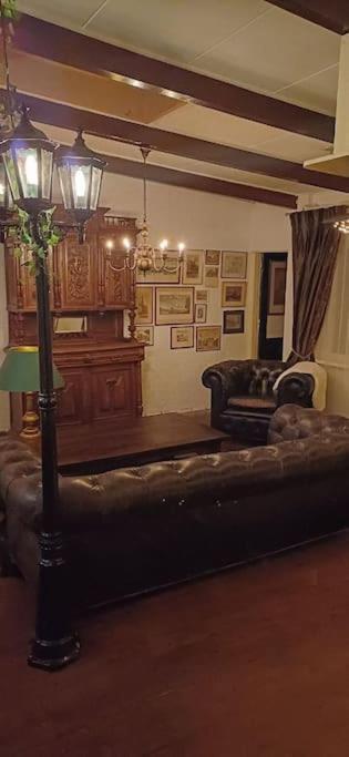 Number 8 Apartment เลเดน ภายนอก รูปภาพ