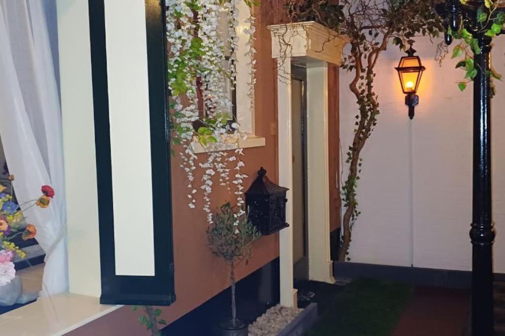 Number 8 Apartment เลเดน ภายนอก รูปภาพ